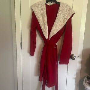 Victoria’s Secret red and white holiday robe size medium large.